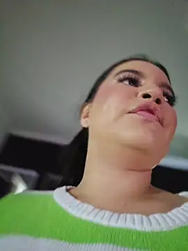 Pretty_Julieta webcam