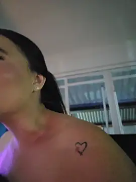 Pretty_Julieta webcam