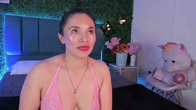 Kiaraa88 webcam