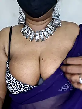 MISS-LOVEV webcam