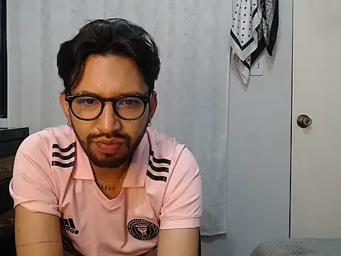 thomass1018 webcam