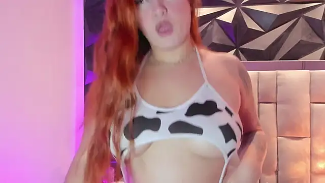 megan_whitee__ webcam