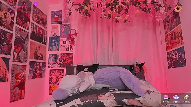 MissCurvyTop webcam