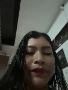 LunaaRosse webcam