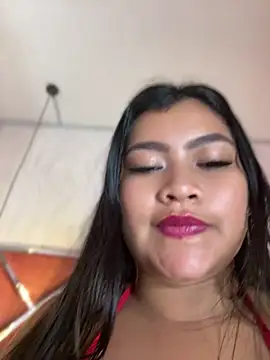 LunaaRosse webcam