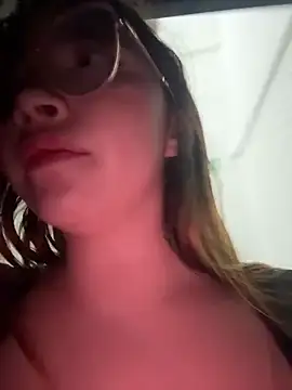 AliciaWhite_nt webcam