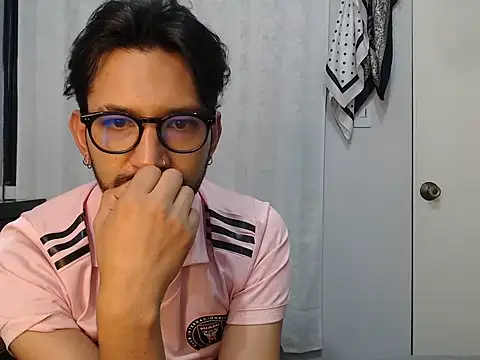 thomass1018 webcam