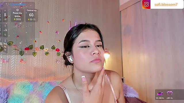 Sofi_Blossom webcam