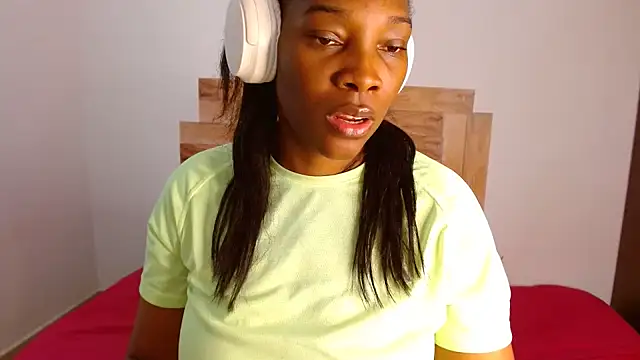 Nahomy_Tunner webcam