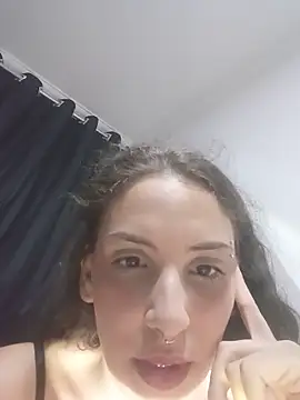 tchutchuquinha0106 webcam