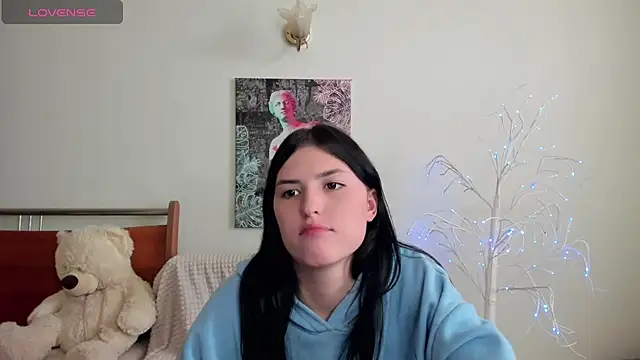 Kira_Devi webcam