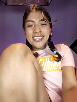 Fox_Roxxan webcam