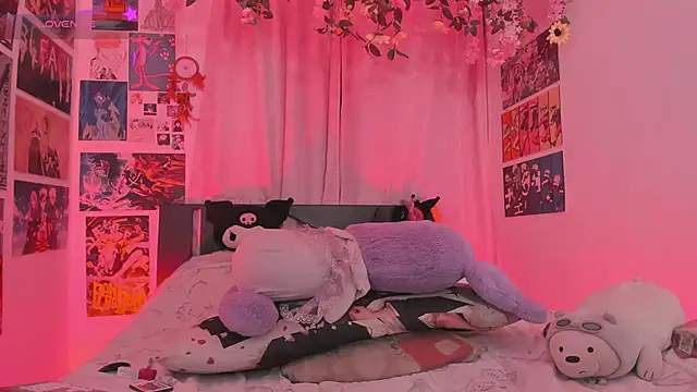 MissCurvyTop webcam