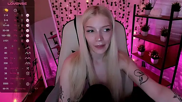 AnyaTaylor_ webcam