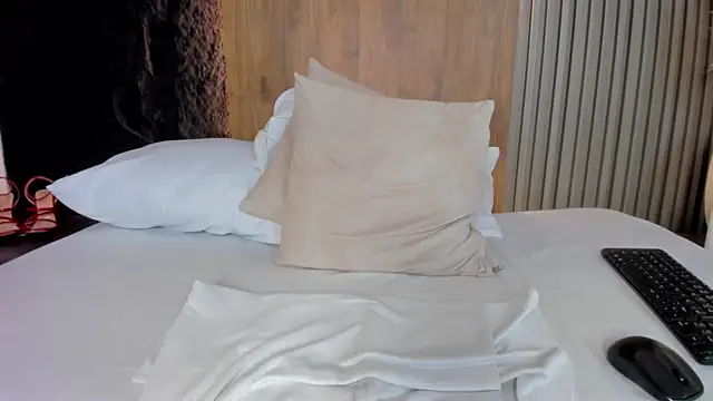 lia_sexx19 - Lia_sexx19's free webcam - UK Sex Cams