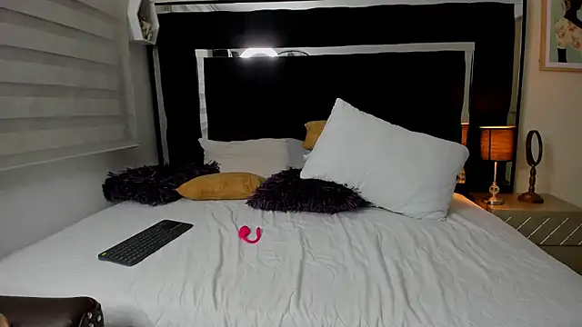 Tiana_moon webcam