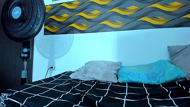 Leon_Hotx webcam