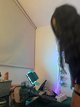 Alianaxlover_ webcam