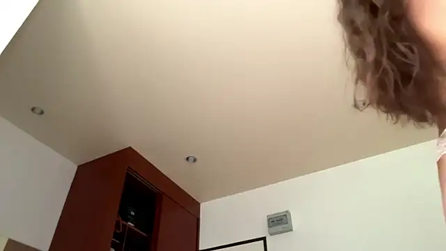 kamila_18_french webcam