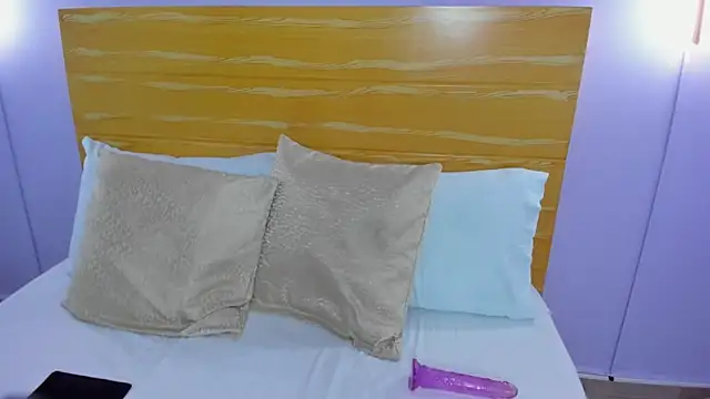 kira_relish webcam