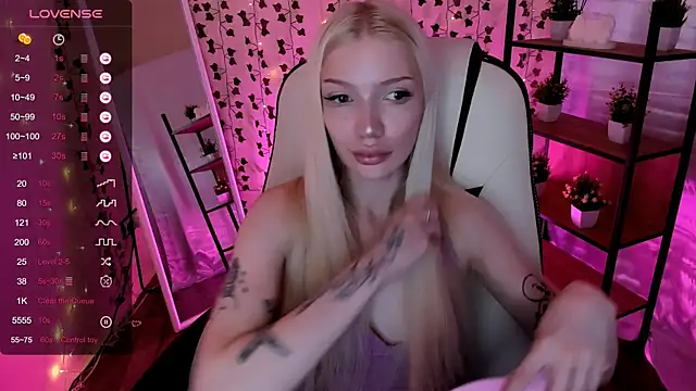 AnyaTaylor_ webcam
