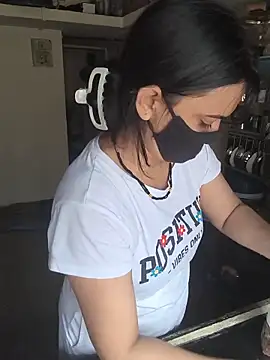HeartlessGirl webcam