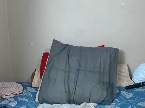 BadGirlMona webcam