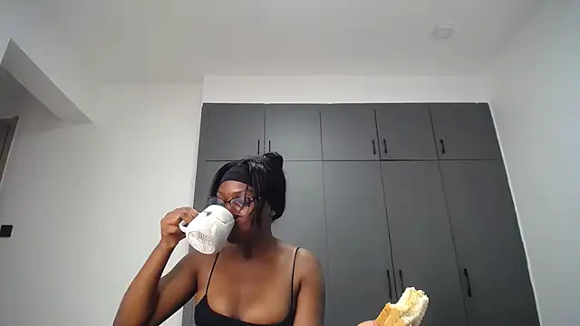 Pretty_Liya08 webcam