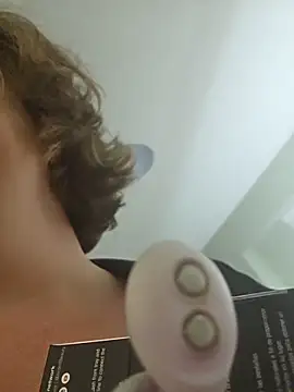 julimonroe webcam