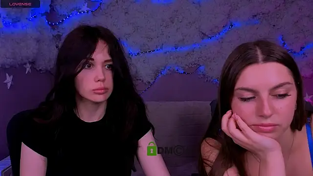 riley_sanders webcam