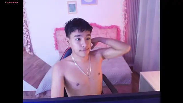 noa_hot69 webcam