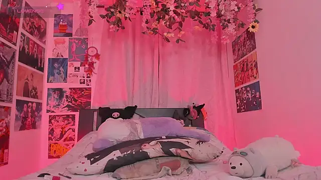 MissCurvyTop webcam