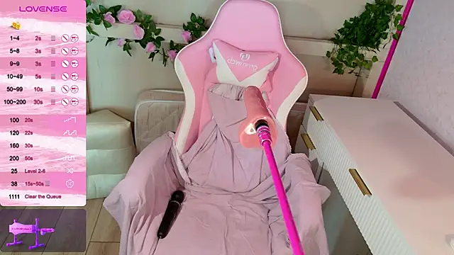 LeonaEviann webcam