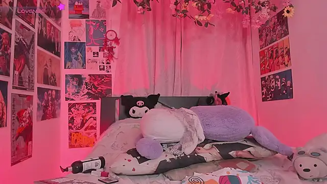MissCurvyTop webcam