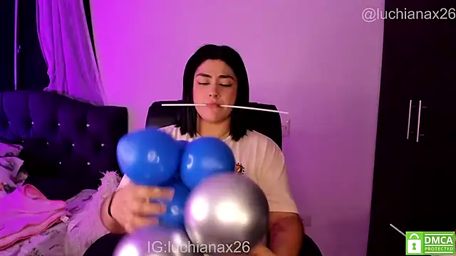 lucy26_ webcam