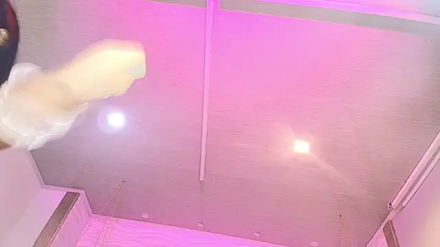 jhade_fox webcam