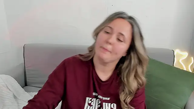 LilyBel webcam