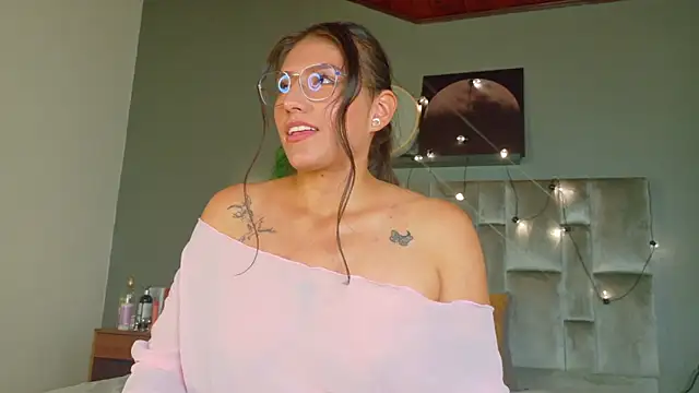LiaaMoretti__ webcam