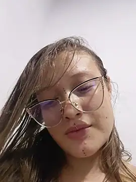 lucyy06 webcam