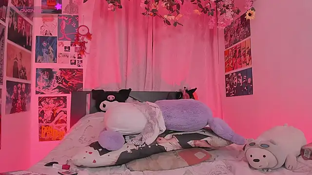 MissCurvyTop webcam
