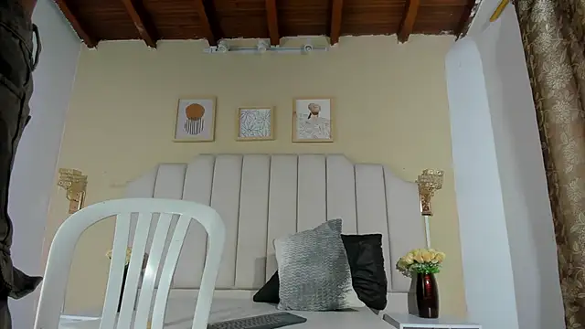 Sara_Hanks webcam