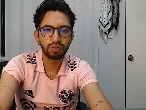 thomass1018 webcam