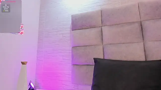 Nyxee_ webcam