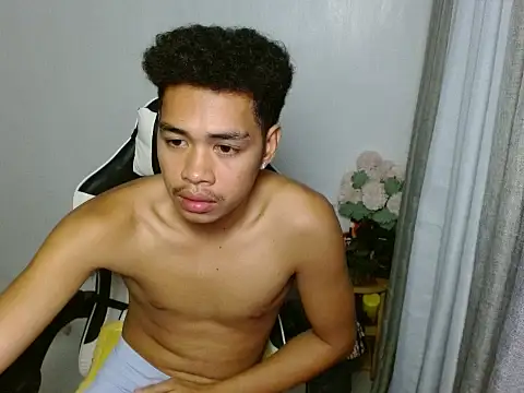 curlyasian_njxx (M twink) - public cum show