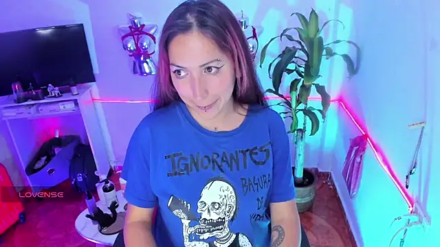 LucyStrike_ webcam