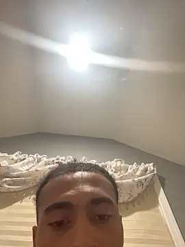 Mellyj053 webcam