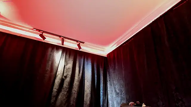 MiaKnox webcam