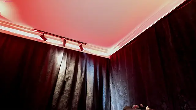 MiaKnox webcam