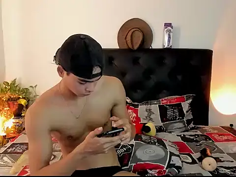 NoahDevil18 webcam