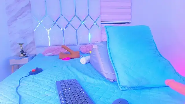 cataleya_ebony_ webcam